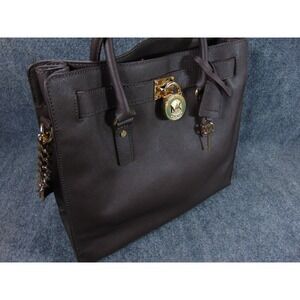 Michael Kors Hamilton Tote Purse Plum‎ Saffiano Leather Lock Key Handbag